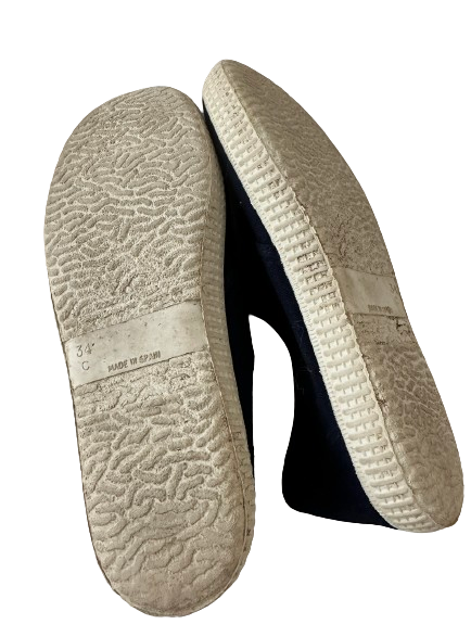 Preloved Cienta Sneakers, Size 2.5 (34)